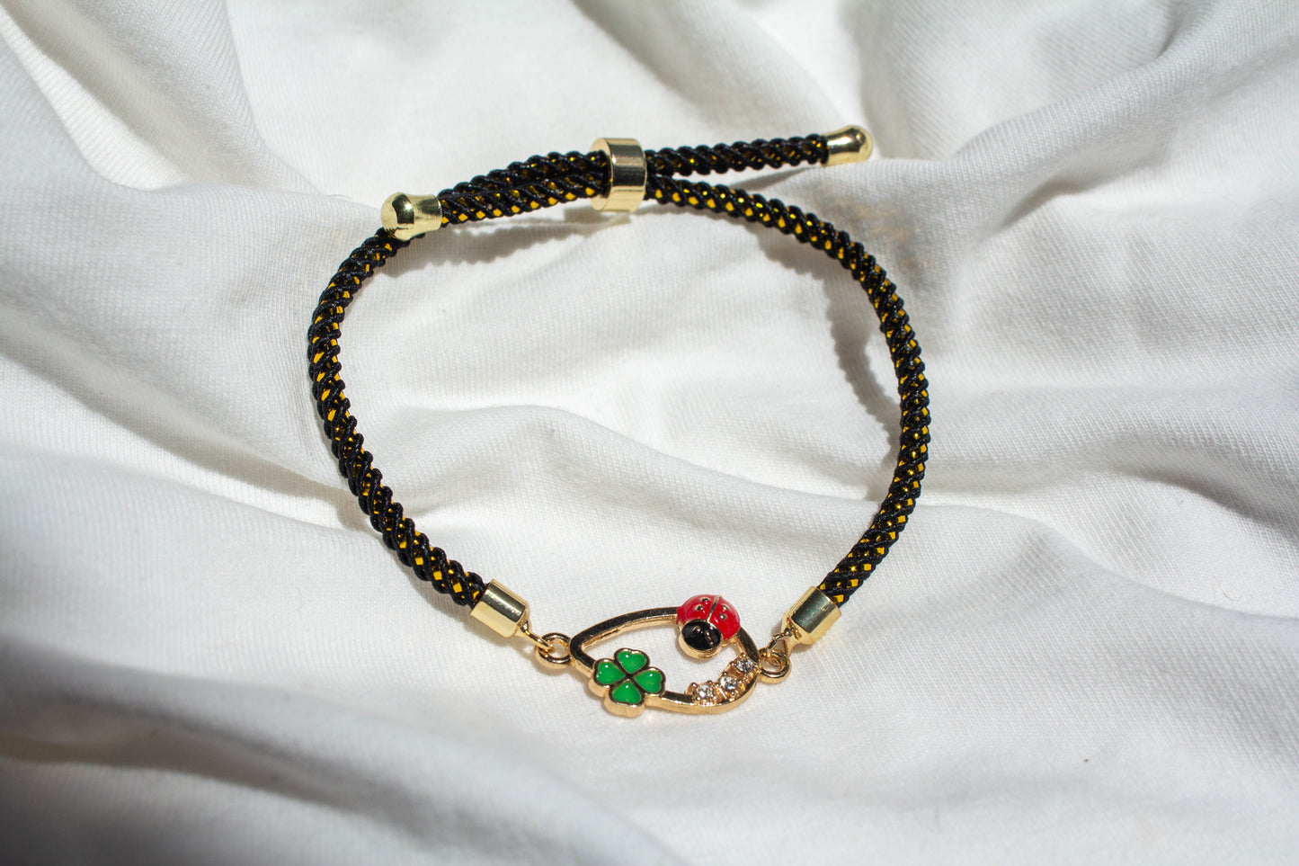 katica, kézműves, csúszócsomós, fekete