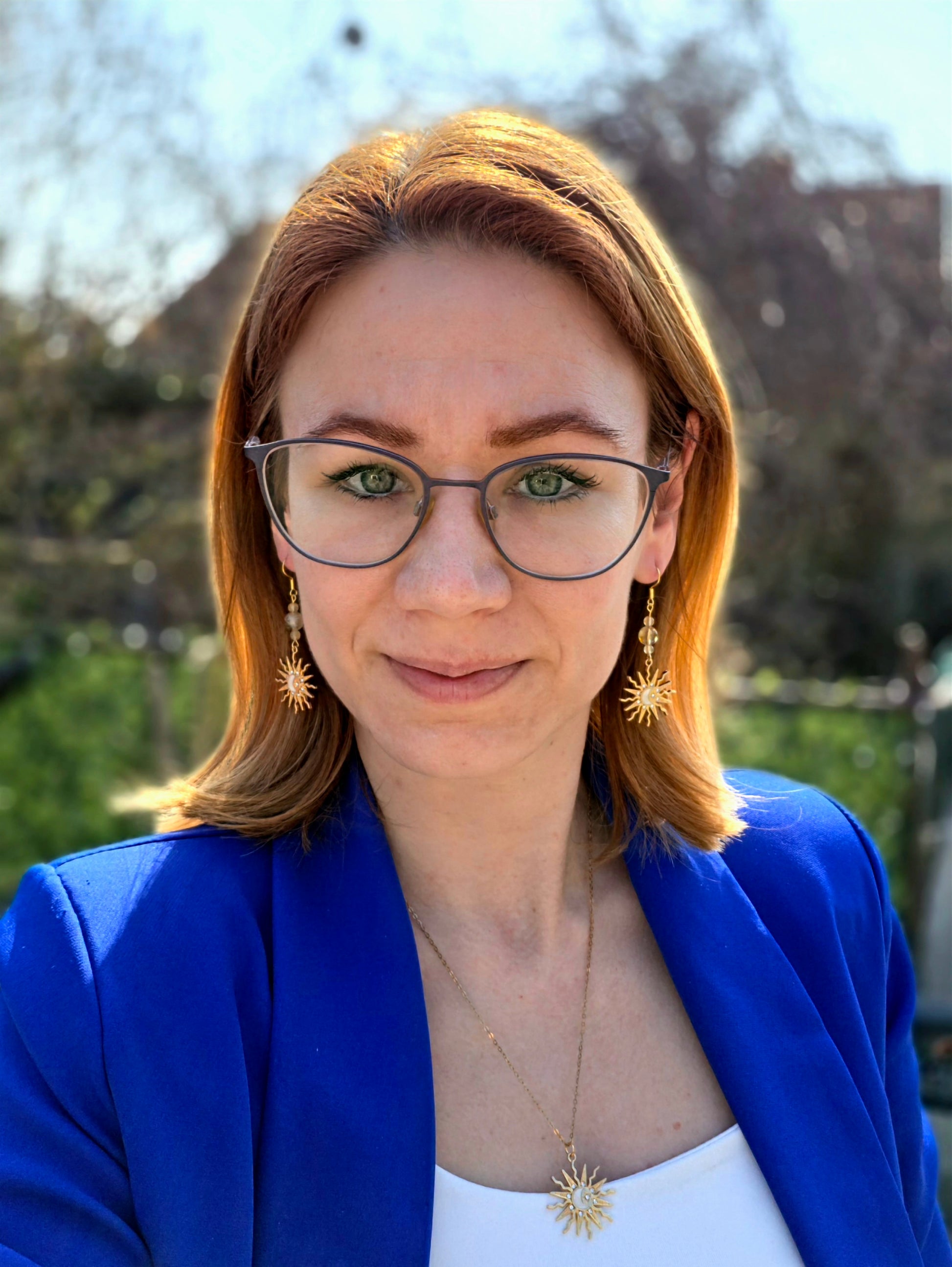 Helia citrin és karneol ásvány ékszerszett napocskás medállal és fülbevalóval. Kézzel készült, napenergiát és vitalitást szimbolizáló ékszer.