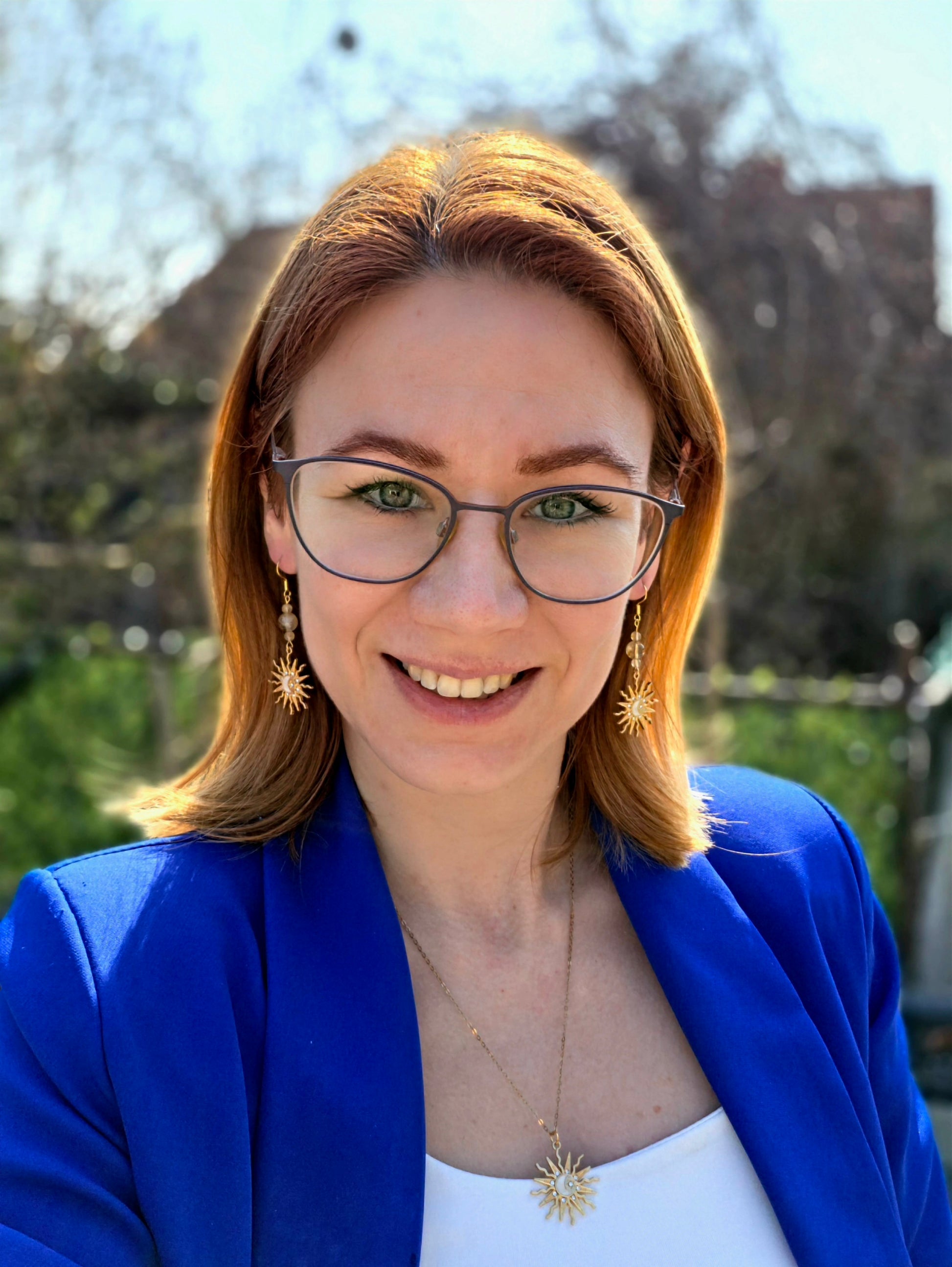 Helia citrin és karneol ásvány ékszerszett napocskás medállal és fülbevalóval. Kézzel készült, napenergiát és vitalitást szimbolizáló ékszer.