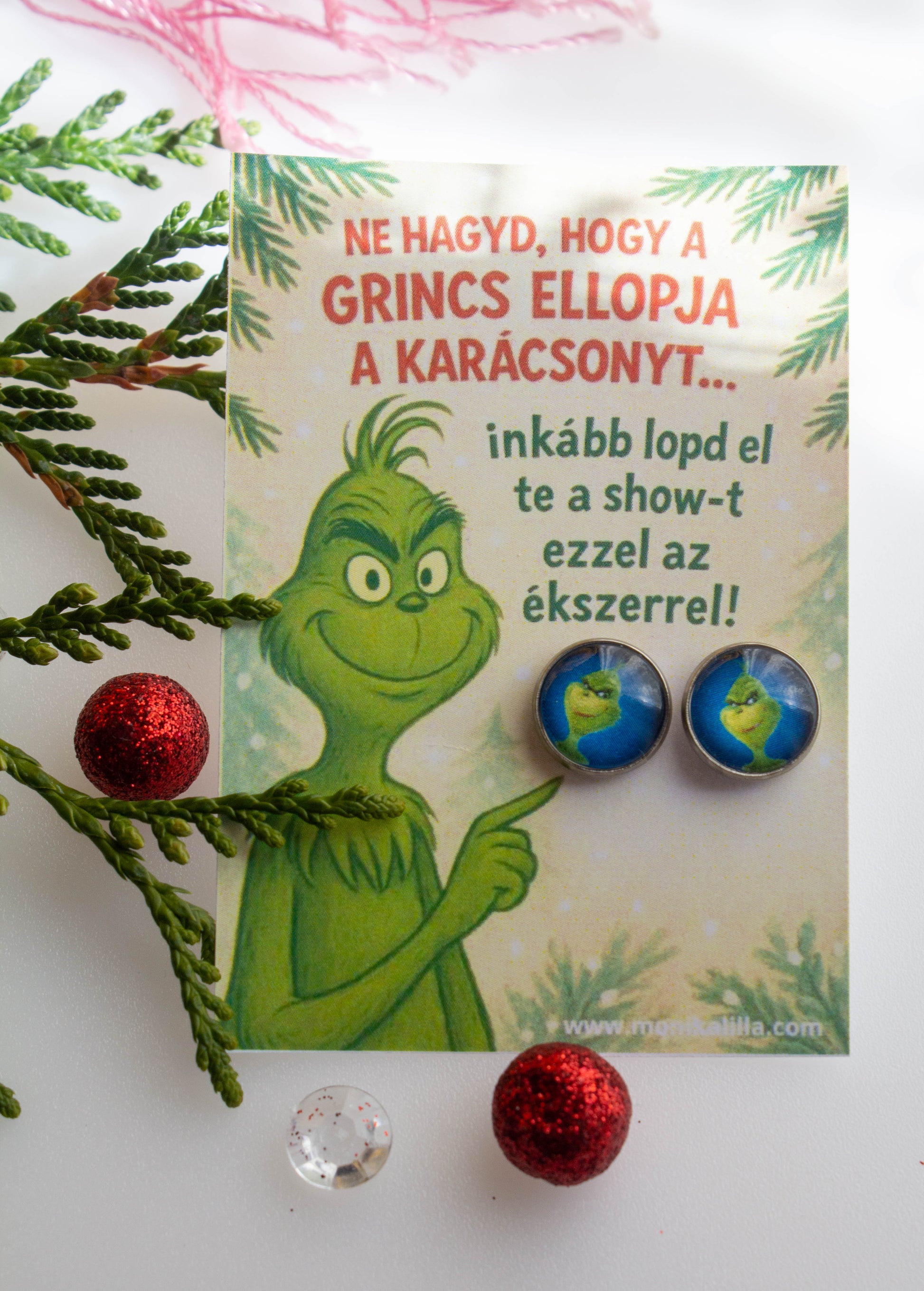 Grincs fülbevaló, kísértőkártyával. Nikkelmentes fülbevaló
