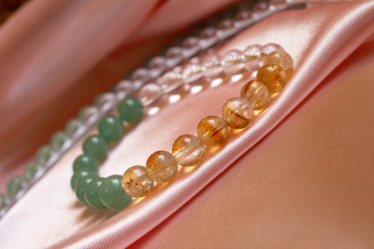 méltóság ásvány karkötő zöld aventruin, citrin és hegyikristály kövekkel. Késszel készült karkötő az önblizalom, belső egyensúly és pozitív energia támogatására