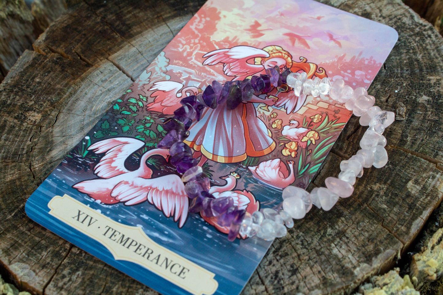 júliusi tarot karkötő, a mértékletesség. Ametiszt, rózsakvarc és hegyikristály szemcse ásványokkal
