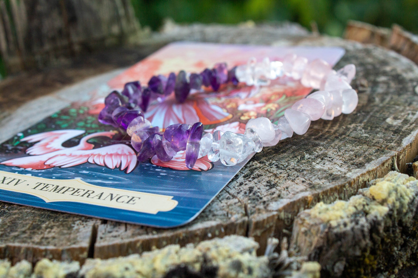 júliusi tarot karkötő, a mértékletesség. Ametiszt, rózsakvarc és hegyikristály szemcse ásványokkal