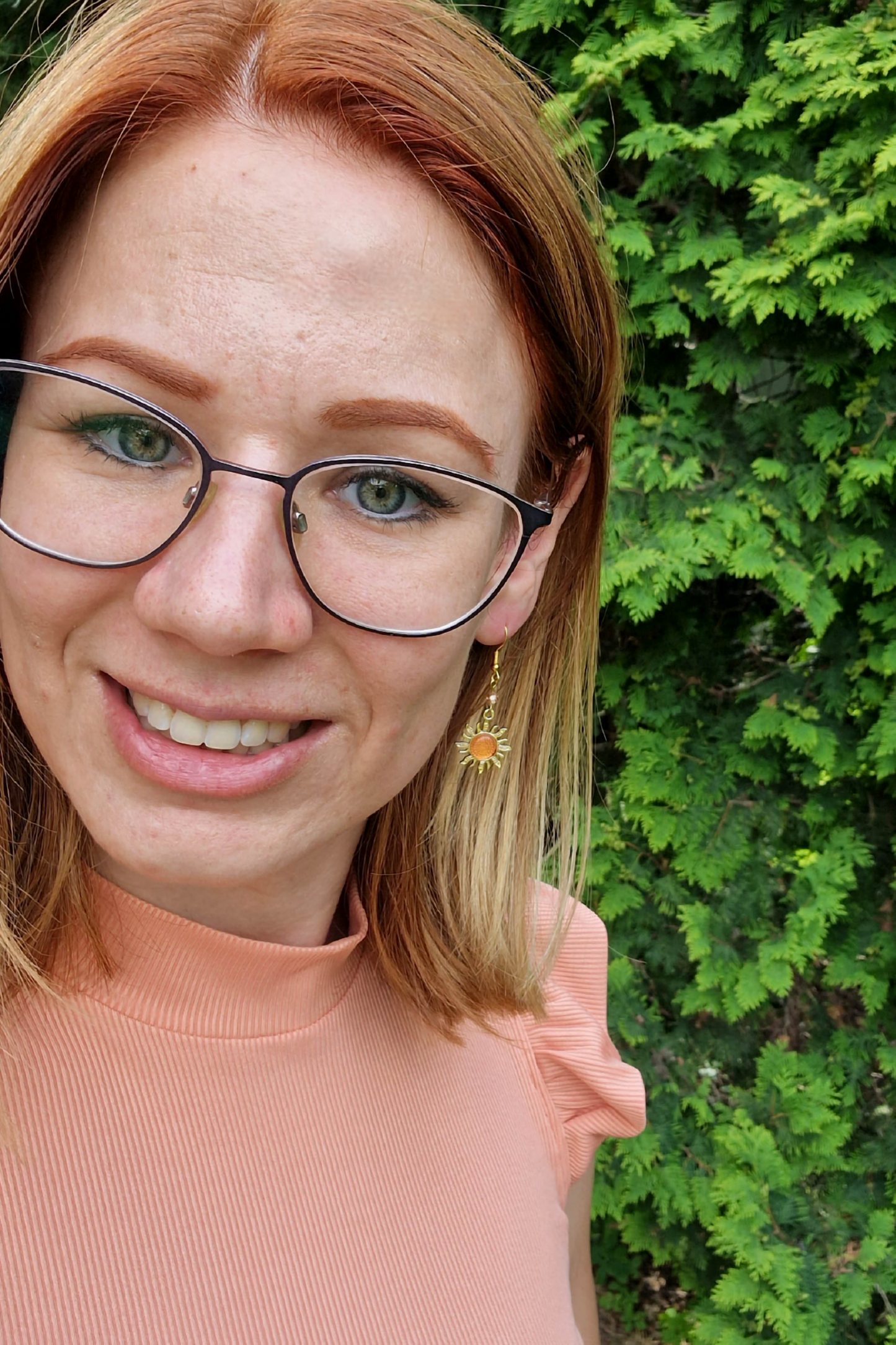 Narancs napocskás fülbevaló, a fülbevaló hossza kb 2,5 cm, nikkelmentes, így az arra érzékenyek is viselhetik